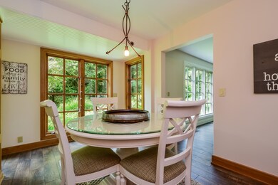 017-Dining_Room-3196278-large