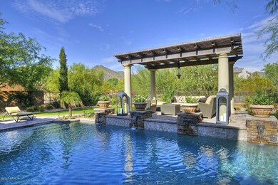 Lovely Ramada for lounging & dining fun!