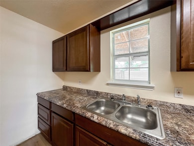 12816 Mykawa Rd, Brookside Village, TX 77581 - photo 7