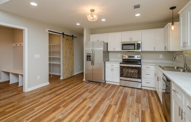 3992 kitchen area 3