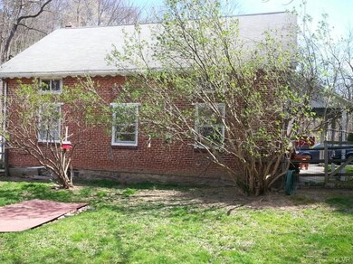 33 Mountain Rd, Lenhartsville, PA 19534 - photo 3