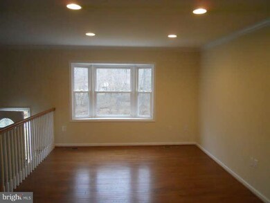 9227 Elvis Ln, Lanham, MD 20706 - photo 3