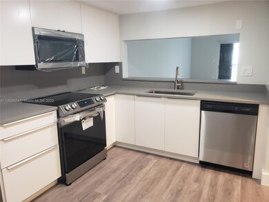 275 SW 113th Way unit 275, Pembroke Pines, FL 33025 - photo 5