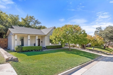 6121 Sharon Rd, Fort Worth, TX 76116 - photo 2