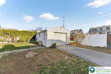 419 S Ott St, Allentown, PA 18104 - photo 5