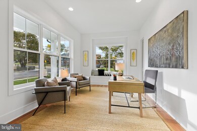 1002 Hillcrest Dr SW, Vienna, VA 22180 - photo 3