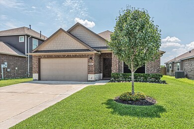 411 Lake Line Dr, Alvin, TX 77511 - photo 3