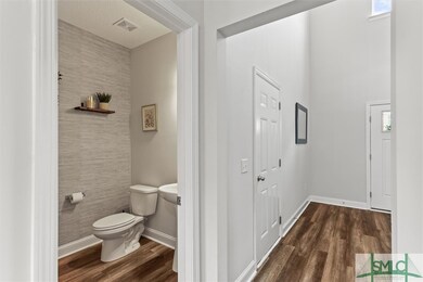 Half Bathroom / Hallway
