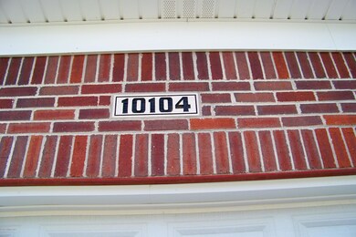 10104 Landwood Dr, Louisville, KY 40291 - photo 2