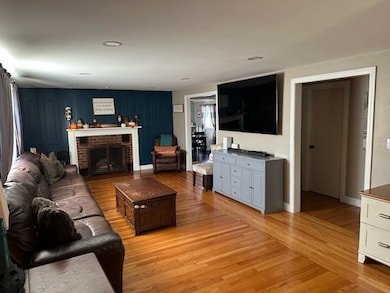 30 Pocasset Ave unit 1, Cumberland, RI 02864 - photo 2