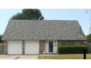309 Howard Dr, Oklahoma City, OK 73115 - photo 2