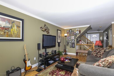 007_Living Room