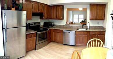 18725 Summer Oak Ct, Germantown, MD 20874 - photo 2