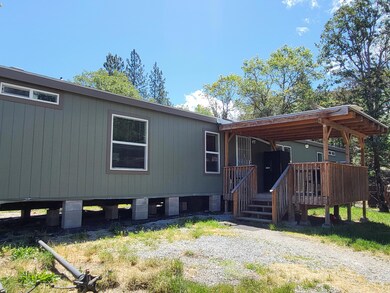 1651 Pinecrest Dr, Grants Pass, OR 97526 - photo 2