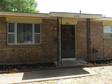 908 Leeper Dr, Denison, TX 75020 - photo 2