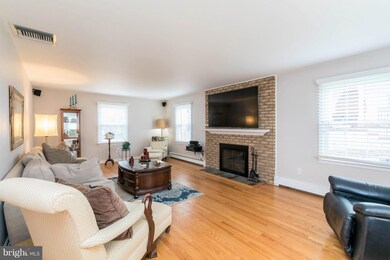 239 Ridgeway Rd, Catonsville, MD 21228 - photo 5