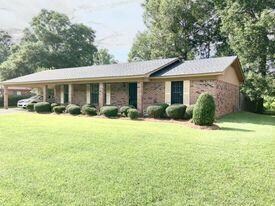 47 Clairmont Cir, Laurel, MS 39440 - photo 3