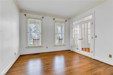 Office or Living Room w/French Dors