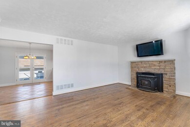 9728 Cross Rd, Perry Hall, MD 21128 - photo 5