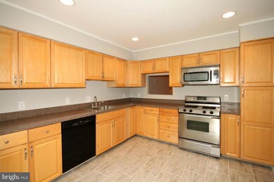 3086 Southern Elm Ct, Fairfax, VA 22031 - photo 2