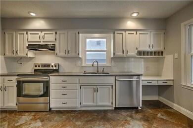 Stainless Steel Samsung Range & Dishwasher!