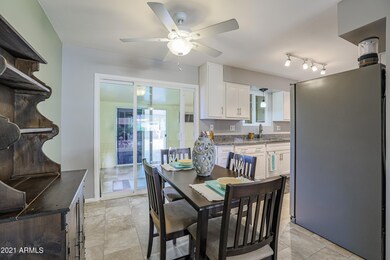 10301 W Mission Ln, Sun City, AZ 85351 - photo 7