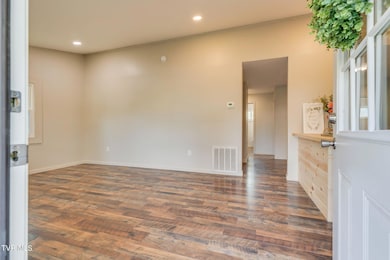 717 Midfield Ave, Kingsport, TN 37665 - photo 6