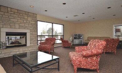 Club House (2)