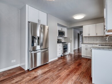 Large Eat-in Kitchen with New Shaker Cabinetry, Gr