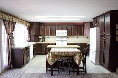 1528 NW B St, Grants Pass, OR 97526 - photo 5