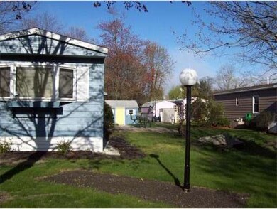 76 Lillian Ave, Seabrook, NH 03874 - photo 3