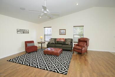8876 aveling way-104