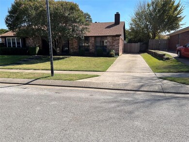 2400 Aquaduct Dr, Bedford, TX 76022 - photo 2
