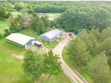 421 E Simon Blvd Holts Summit-06