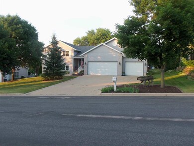 1267 Kerry Dr, Sun Prairie, WI 53590 - photo 2