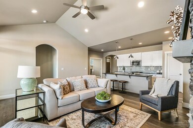 4153 SW Badger Ct, Redmond, OR 97756 - photo 3