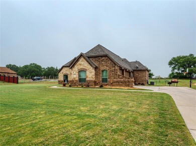 155 Mill Crossing Ln, Springtown, TX 76082 - photo 2