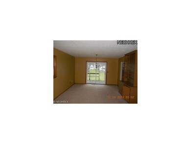 Dining area off kitchen