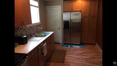 Newer Appliances, loads of cabinetry