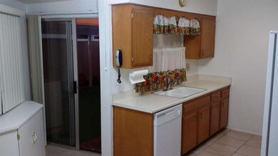 10934 W Santa fe Dr, Sun City, AZ 85351 - photo 7