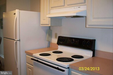 456 West Ct unit 15B, Glen Burnie, MD 21061 - photo 2