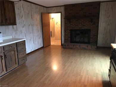 5019 Grandover Pkwy, Greensboro, NC 27407 - photo 4