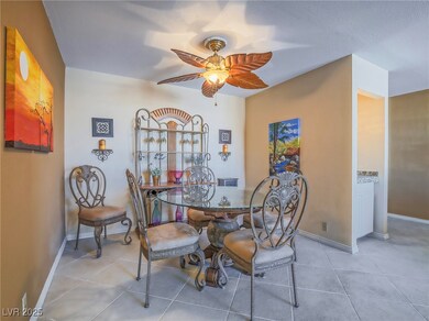 725 N Royal Crest Cir unit 231, Las Vegas, NV 89169 - photo 6