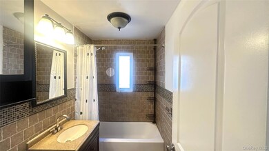 73-63 198th St unit 1FL, Flushing, NY 11366 - photo 4