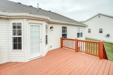 6852 Kensington Dr, Maryville, IL 62062 - photo 7