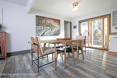 6 Dining Table