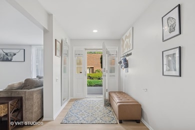 14 Birch Tree Ct, Elmhurst, IL 60126 - photo 3