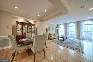 3074 Mckinnon Way, Oakton, VA 22124 - photo 4