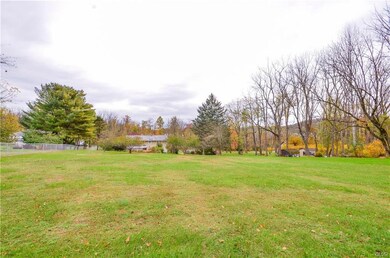 7866 7th St, Slatington, PA 18080 - photo 2