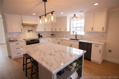 1391 W 126th St S, Jenks, OK 74037 - photo 6